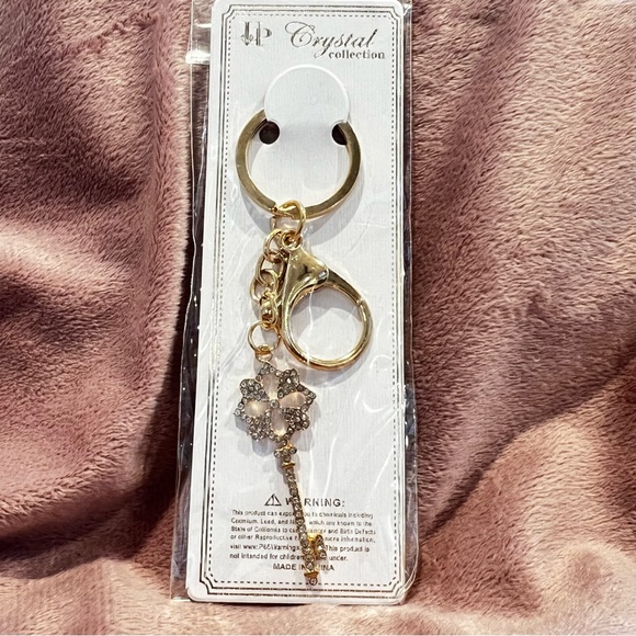 Rhinestone Key with Gold Accents Key Charm Keychain - Picture 7 of 9